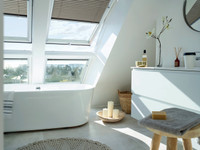 Ausblick für die Kleinsten im Dachgeschoss: Trend zu bodentiefen Fenstern lässt sich auch in der Dachschräge realisieren