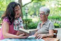 Professionelle Senioren-Assistenz: Ein Beruf mit Herz und Perspektive