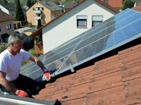 Dach und Photovoltaik: Regelmäßiger Check sorgt für Sicherheit
